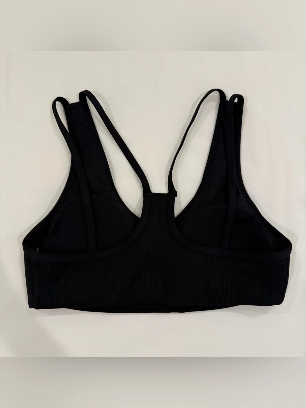 Alo Yoga Airlift Ribbed Jump Start V-Neck Bra in Black, size Small